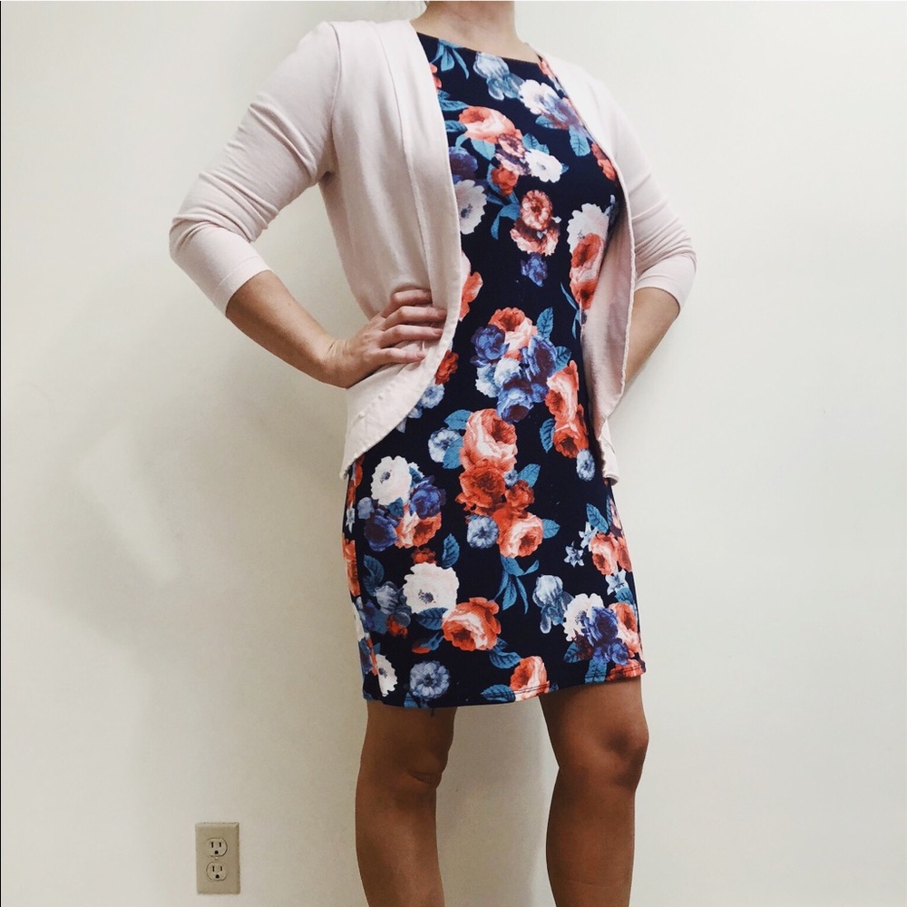 PinkBlush Floral Maternity dress. Size small. NWT